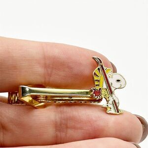 Vintage Aviva Snoopy in Hat Tie Clip Gold Tone Peanuts Cartoon Character 1970s